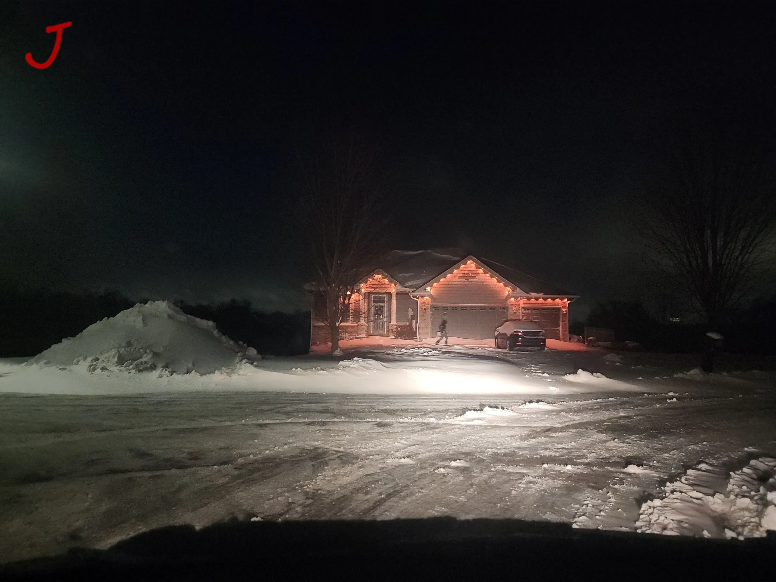 house lights red snow